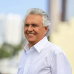 Caiado critica família Bolsonaro por posição anti-pátria