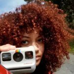Câmera instantânea Polaroid por $72 com filme grátis incluso Câmera instantânea Polaroid por $72 com filme grátis incluso