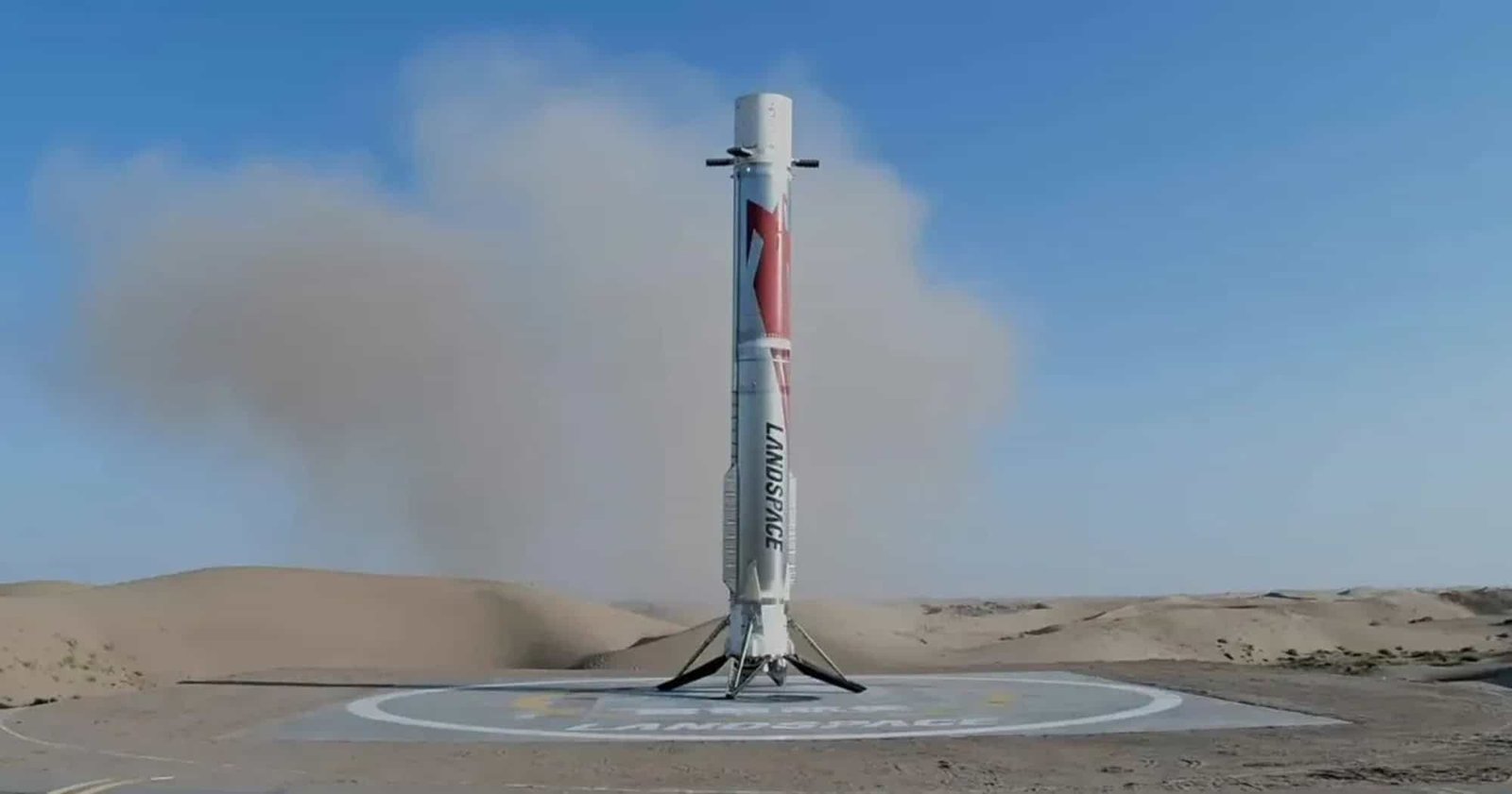 China realiza histórico pouso de foguete reutilizável em solo firme