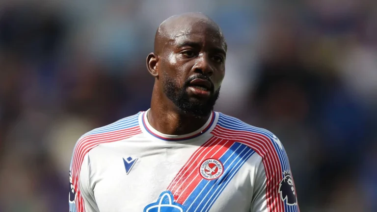 Crise no Crystal Palace ameaça saída do artilheiro Mateta
