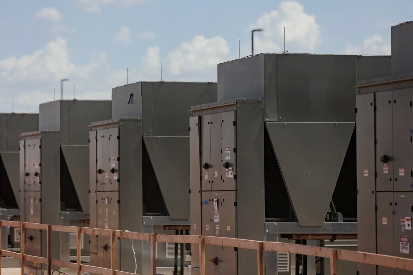 Data Centers de IA enfrentam atrasos e crises financeiras iminentes