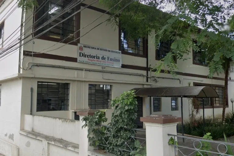 Dirigente educacional é afastada por elogiar Hitler