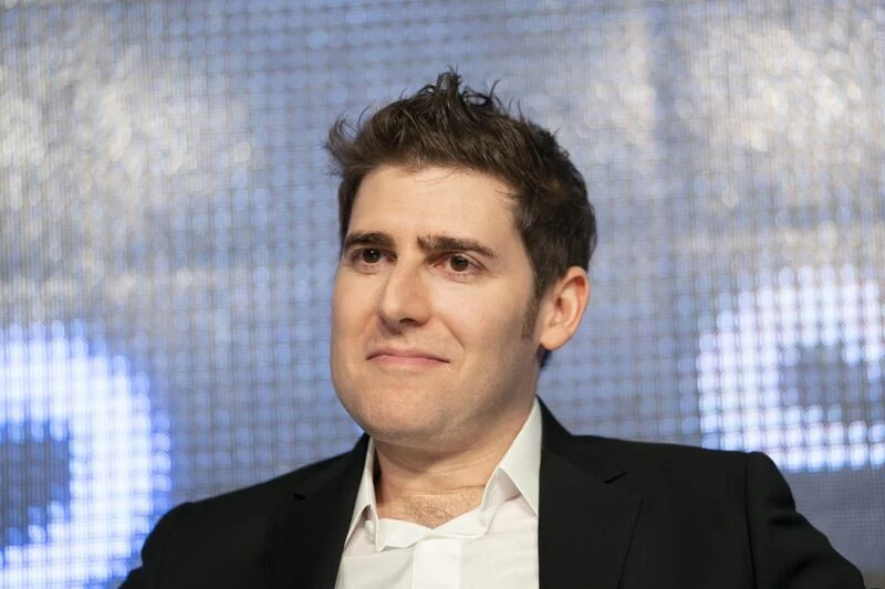 Eduardo Saverin: Bilionário brasileiro se une ao Liverpool