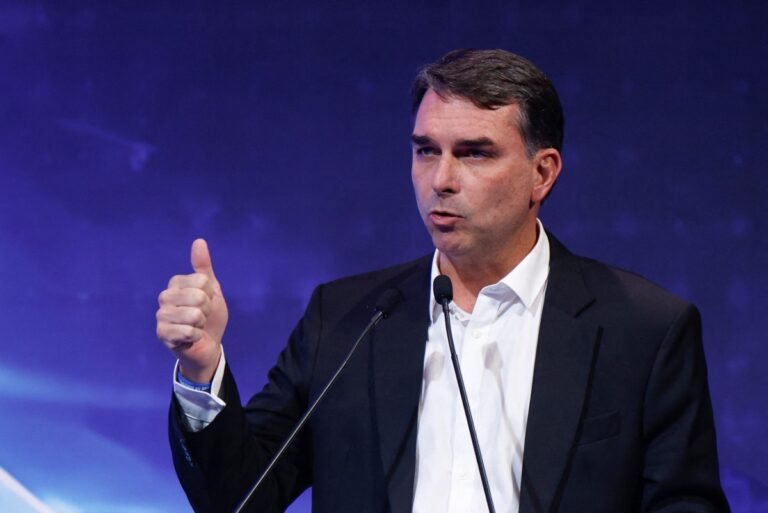 Flávio critica Moraes por busca contra fonte de jornalista