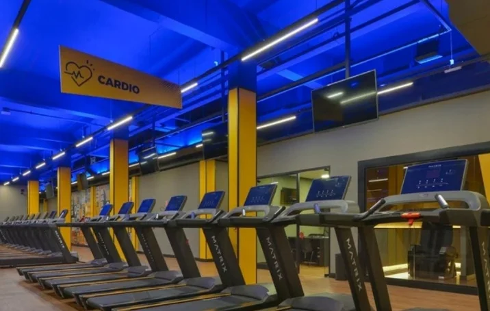 Homem falece em academia de Salvador durante treino intenso