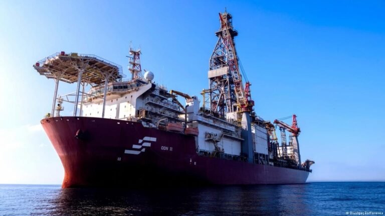 Justiça Federal do DF anula imposto de 12% sobre exportação de petróleo