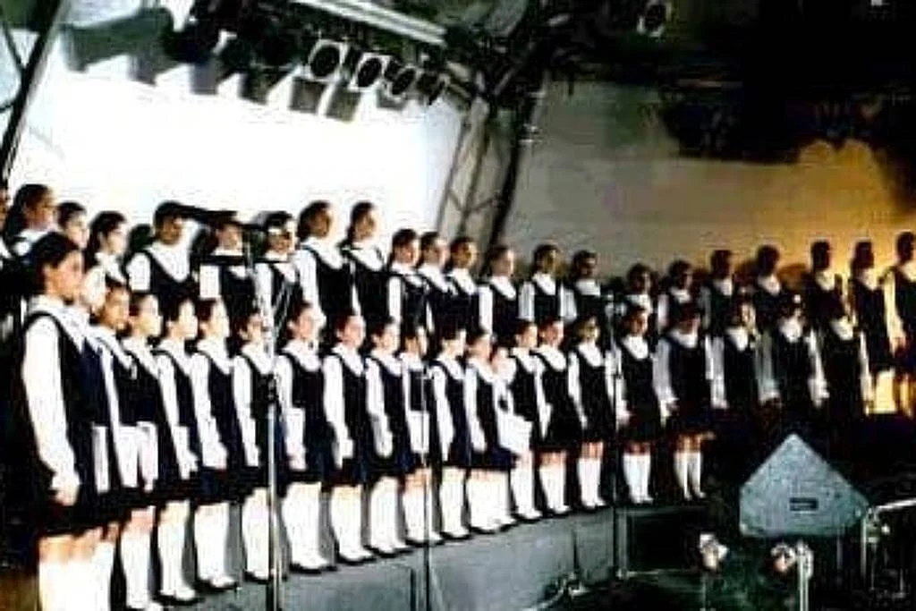Justiça toma medidas contra fundador do 'Meninas Cantoras' por abuso