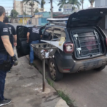 Mãe descobre abuso de padrasto contra enteada autista ao fingir dormir Mãe descobre abuso de padrasto contra enteada autista ao fingir dormir