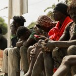 Migrantes enfrentam fome e sede enquanto aguardam asilo em Ceuta Migrantes enfrentam fome e sede enquanto aguardam asilo em Ceuta