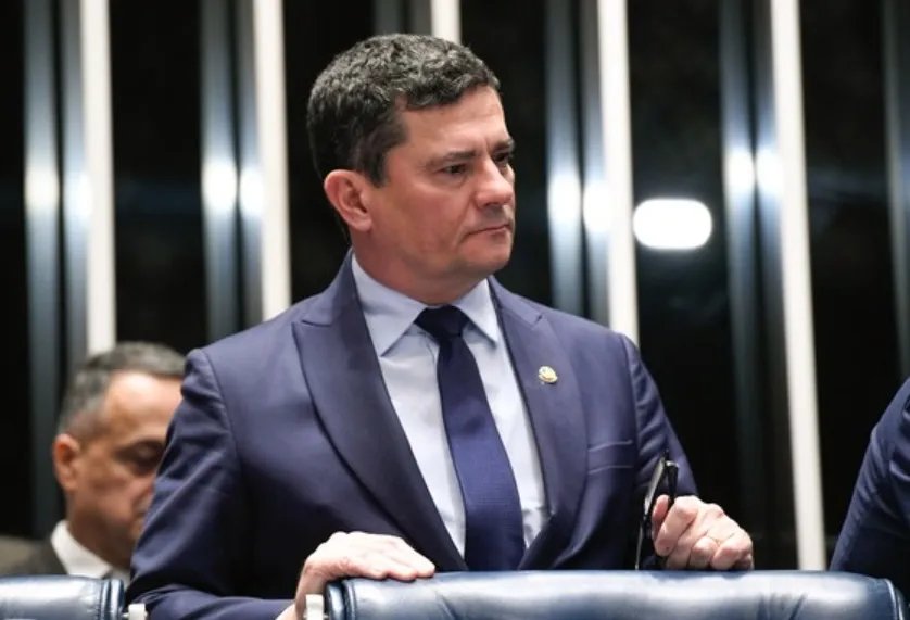 Moro limita uso de redes sociais após ataque em debate no Paraná
