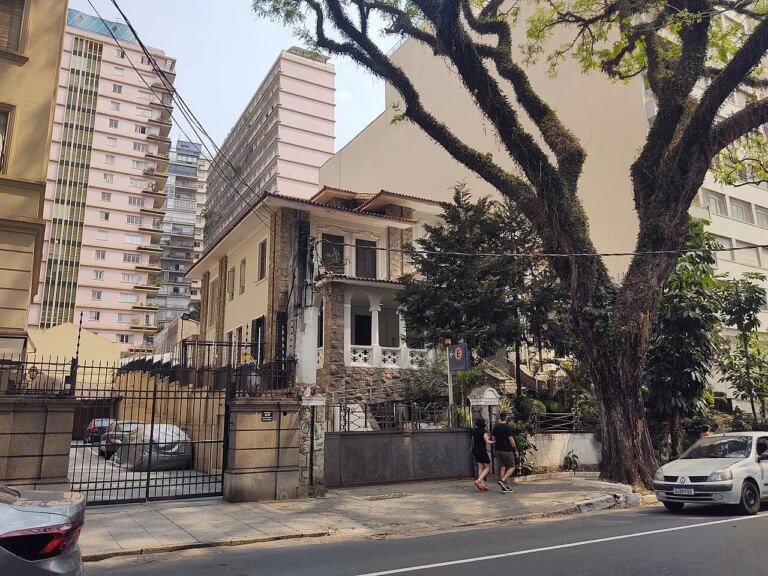 Mudanças no Mapa do Luxo em SP: Pinheiros em Queda, Santa Cecília em Alta