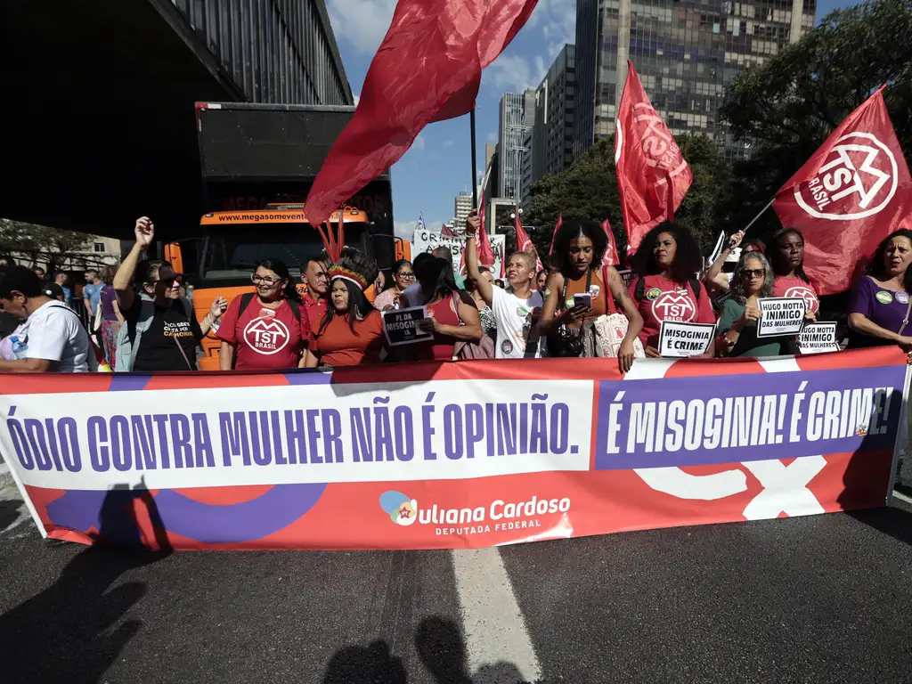 Mulheres se mobilizam por aprovação do PL contra misoginia
