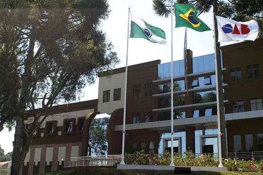 OAB-PR sugere que CNJ possa afastar ministros do STF