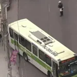 Ônibus sequestrados em RJ: barricadas surgem após operação policial