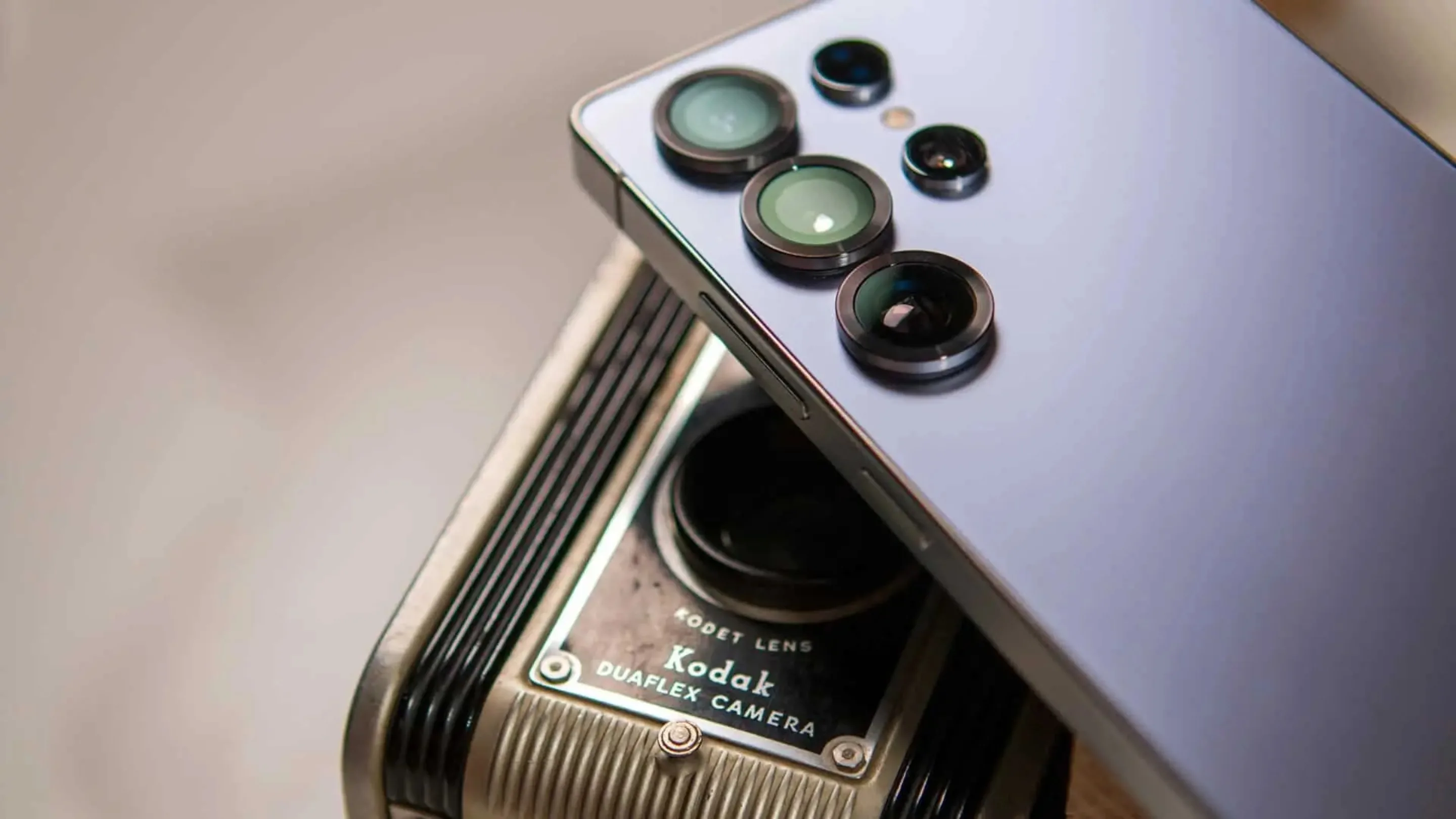 Samsung abandona câmera com abertura variável no Galaxy S27