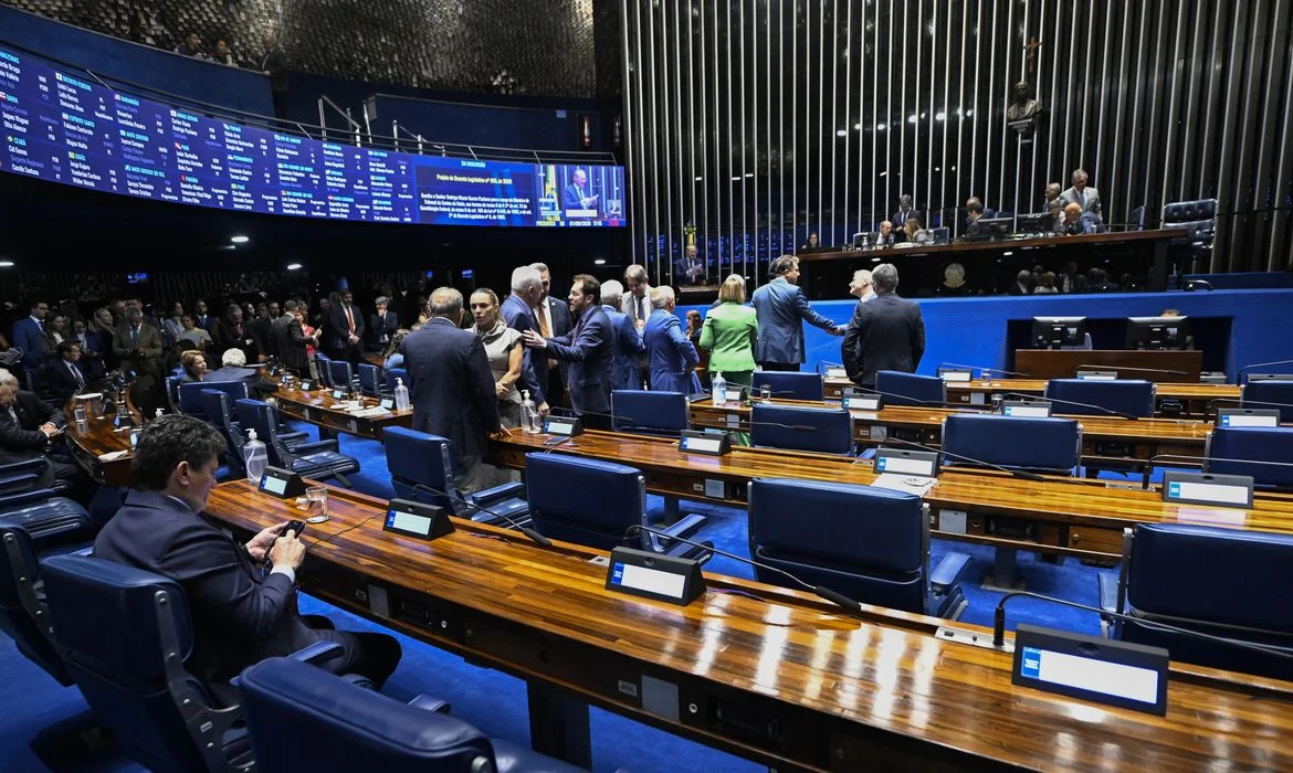 Bolsonaristas reconhecem desgaste em embate com senadores