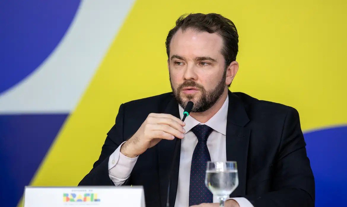 Durigan: Faz mais de uma década que Brasil não consegue obter resultado positivo em superávit