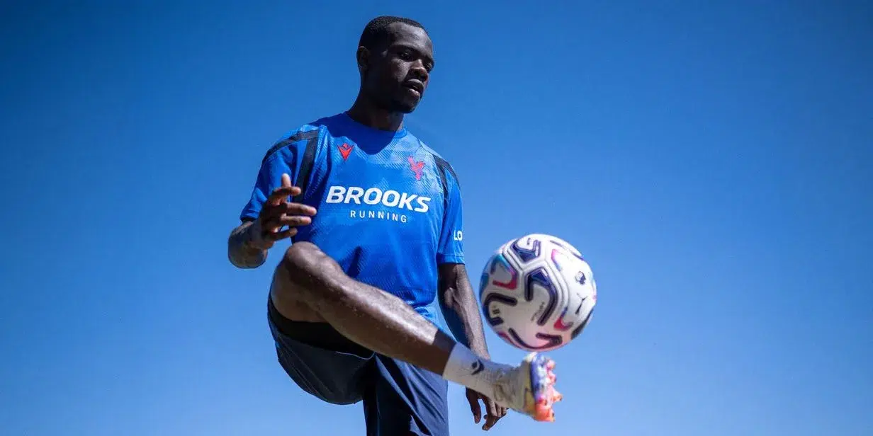 Brooks Patrocina o Crystal Palace e Marca Entrada no Futebol Inglês