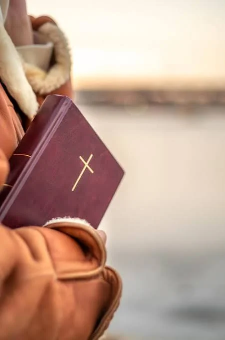 Censo 2022: Brasil tem 87% de cristãos e aumento de ateus