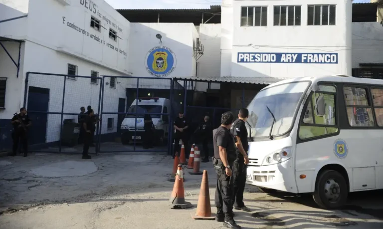 Custos do sistema carcerário recaem sobre famílias de detentos