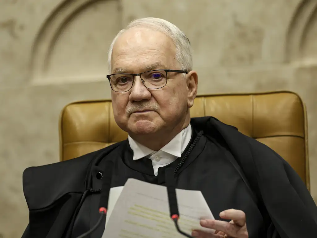 Fachin prepara ações após revelações de mensagens entre Vorcaro e Moraes