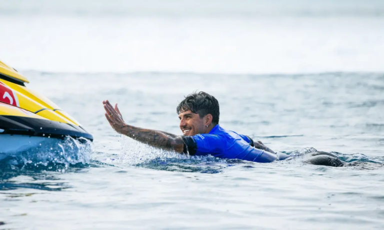 Gabriel Medina conquista 10, mas fica com vice em Fiji