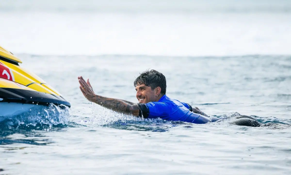 Gabriel Medina conquista 10, mas fica com vice em Fiji