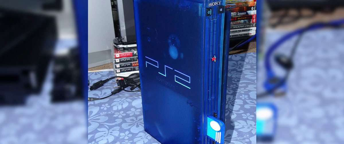 Gamer revitaliza edição icônica do PS2 com visual dos anos 2000