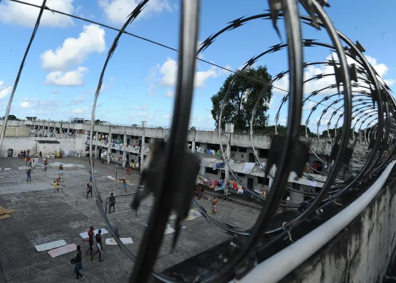 Gastos com prisões caem, mas estados falham em apoiar ex-detentos