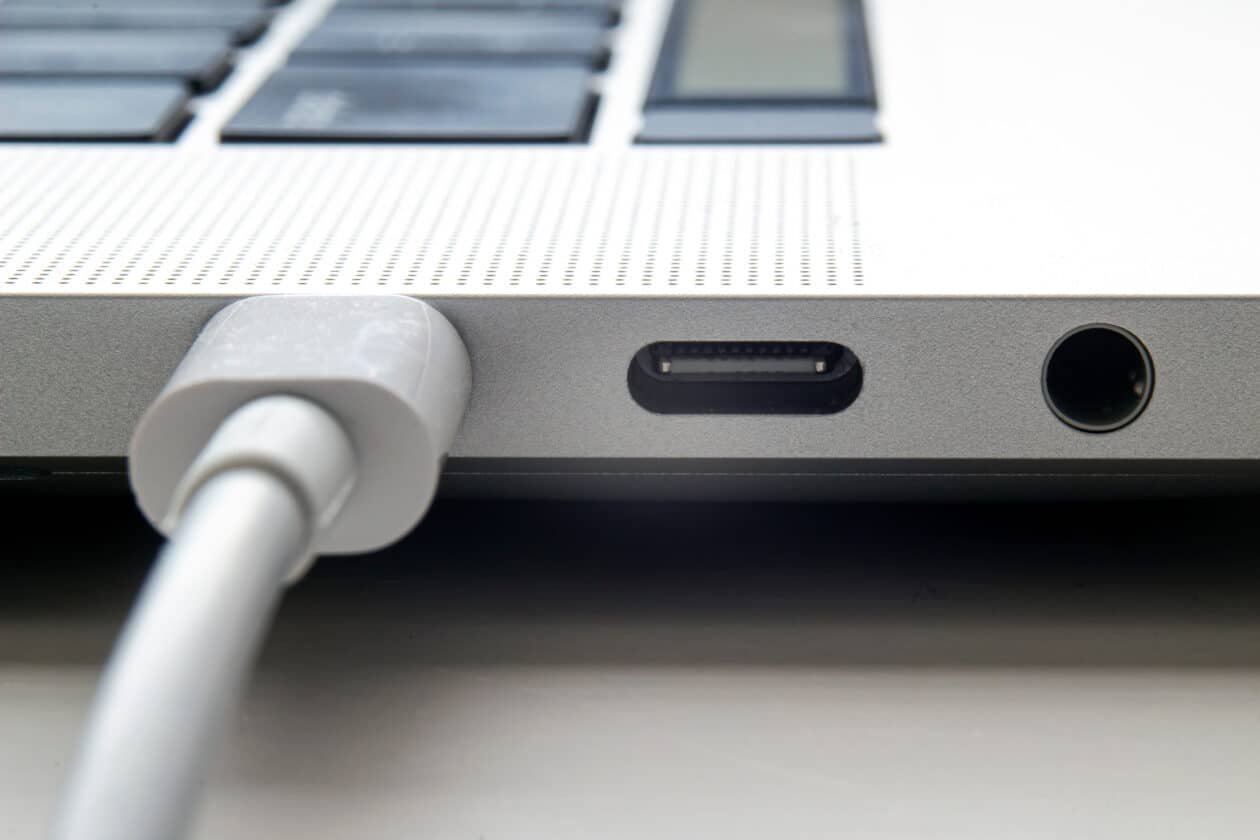 Guia Prático: Transferindo Vídeos do Final Cut para o Mac via Cabo