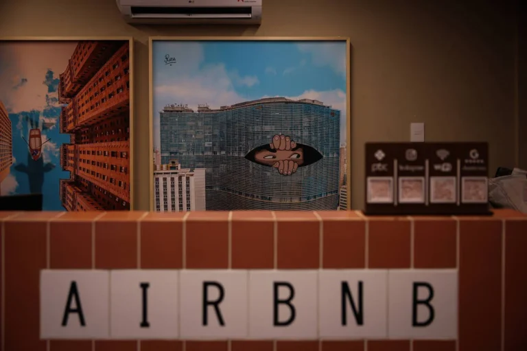 Justiça interrompe ações contra Airbnb em condomínios brasileiros