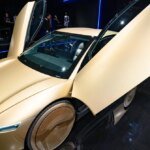 Lançamento do Cybercab da Tesla é marcado por investigação imediata