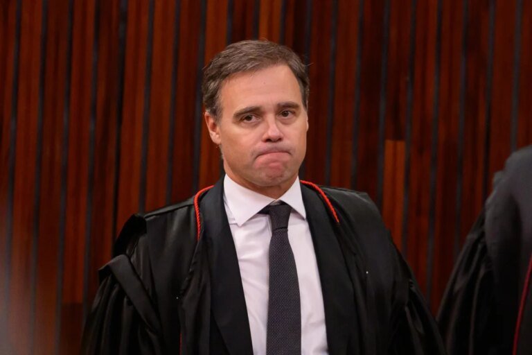 E Mendonça, hein?