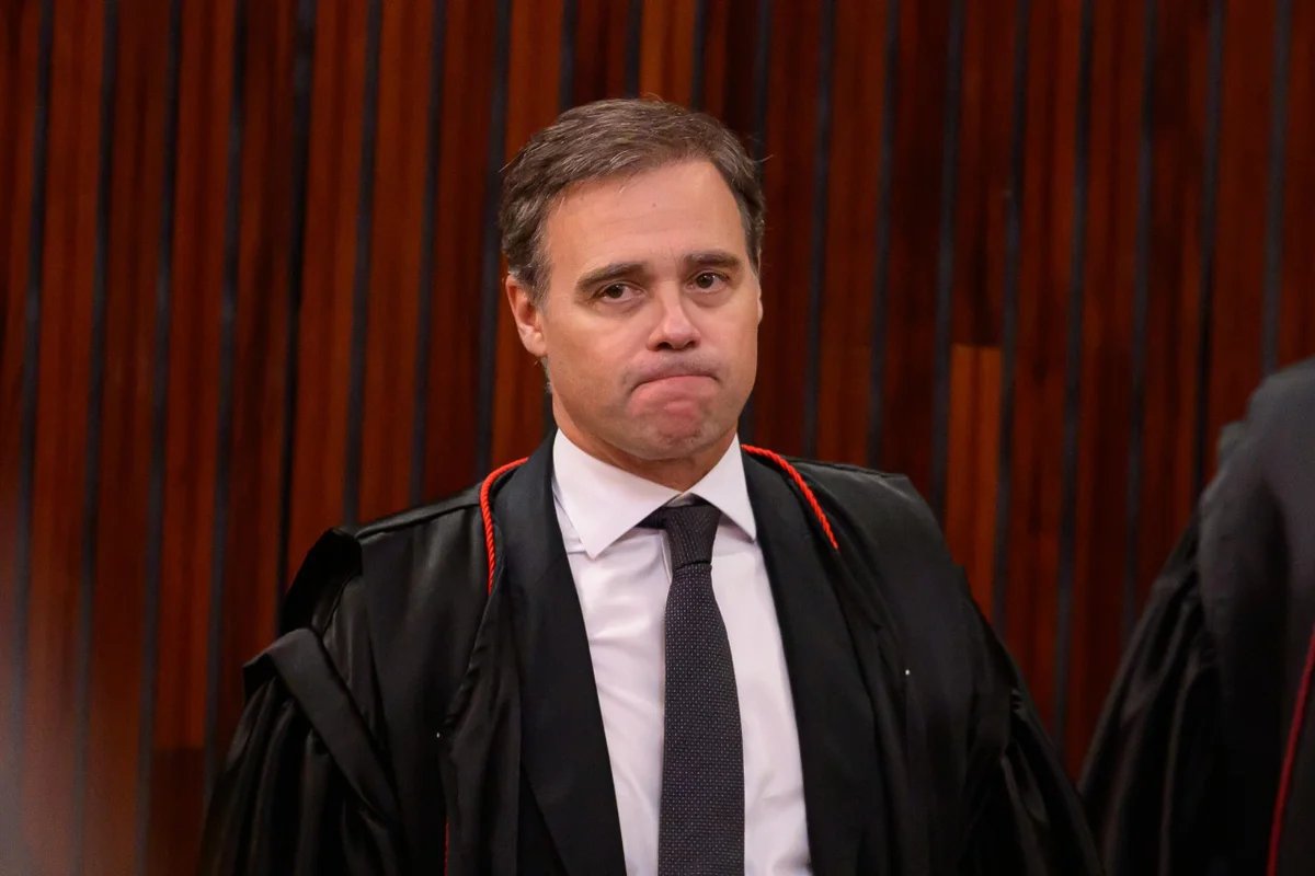 E Mendonça, hein?
