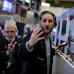 Mercados de NY em queda com petróleo acima de US$ 102 e IA