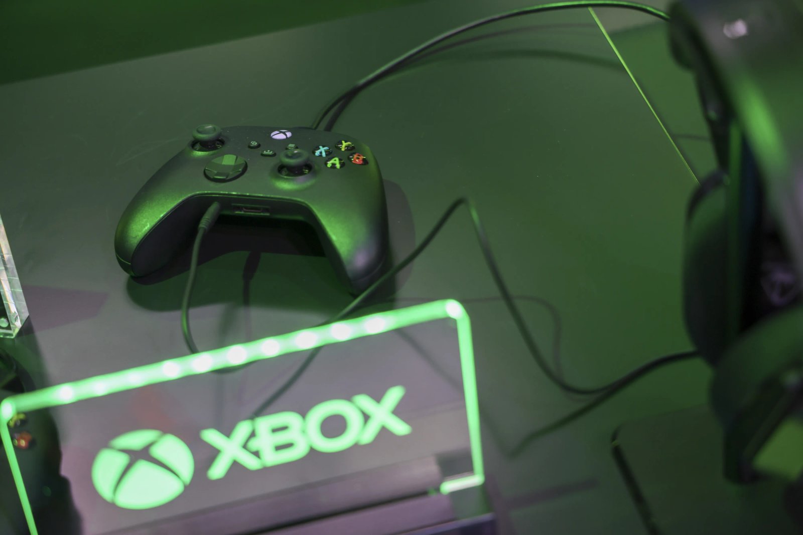 Microsoft demite 268 no Xbox e transfere Halo para a Activision