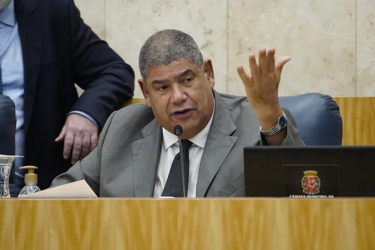 Não cometi crime e nada devo, diz Milton Leite em delegacia de Mogi das Cruzes (SP)
