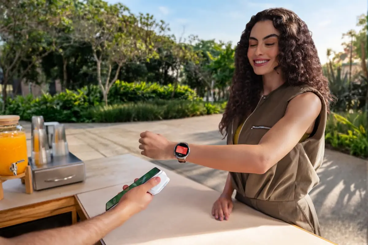Motorola lança Moto Watch Ultra com Wear OS na IFA 2026