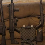 PF detém dez suspeitos de fraude em registros de armas no RJ PF detém dez suspeitos de fraude em registros de armas no RJ