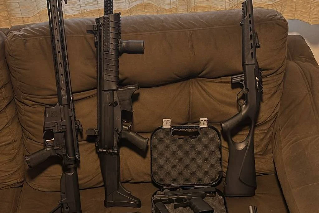 PF detém dez suspeitos de fraude em registros de armas no RJ