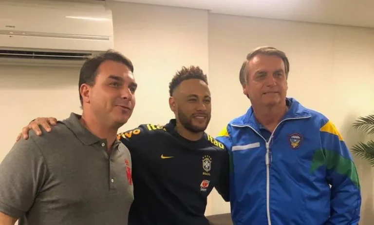 PF revela mensagens de Flávio e Neymar Pai sobre cobrança a Vorcaro