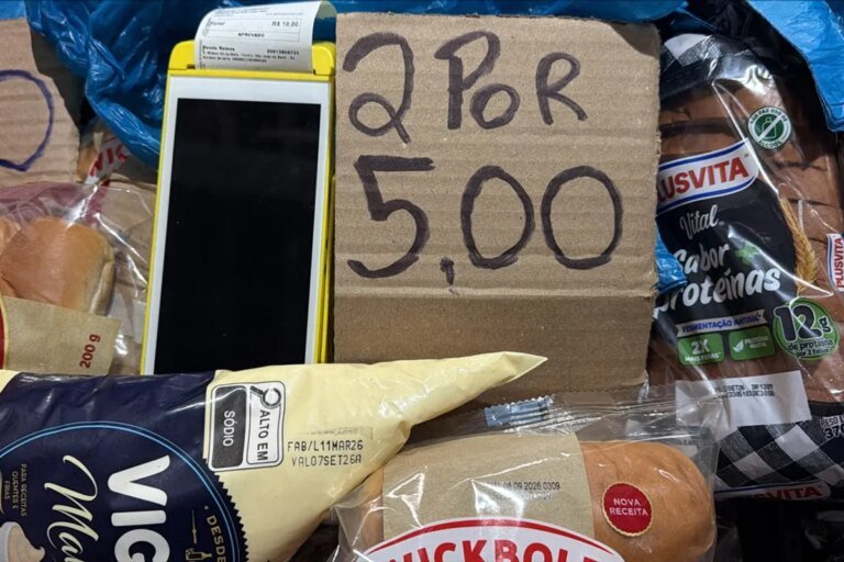 Polícia encontra produtos vencidos que seriam vendidos em feira no Rio