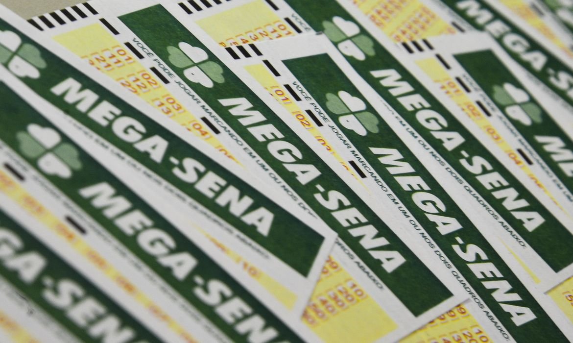 Mega-Sena acumula e prêmio salta para R$ 45 milhões; próximo sorteio será domingo de manhã