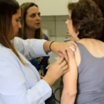 SUS expande vacina Pneumo 20 para idosos acima de 85 anos