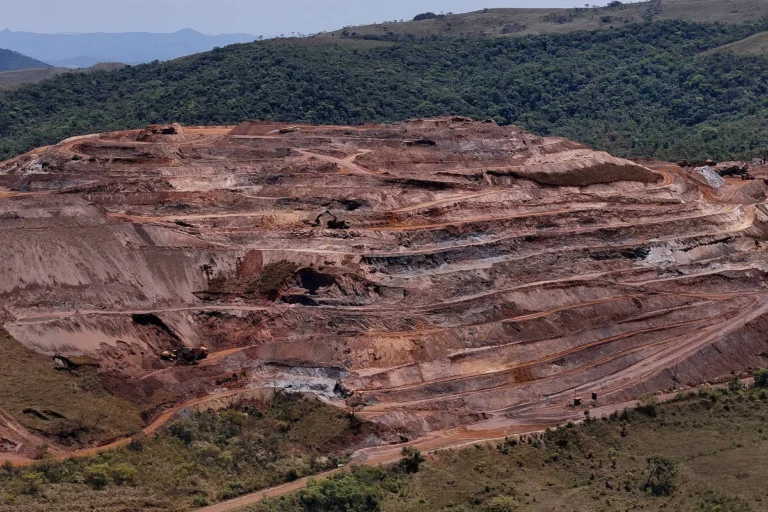 Samarco e ex-gerentes penalizados por tragédia em Mariana (MG)