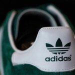 Adidas move ação contra marca australiana por design listrado