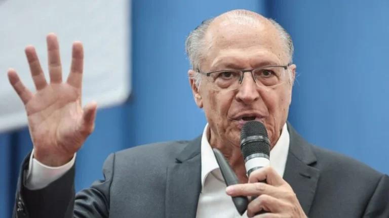 Alckmin participa de ato judaico em apoio a Lula em SP