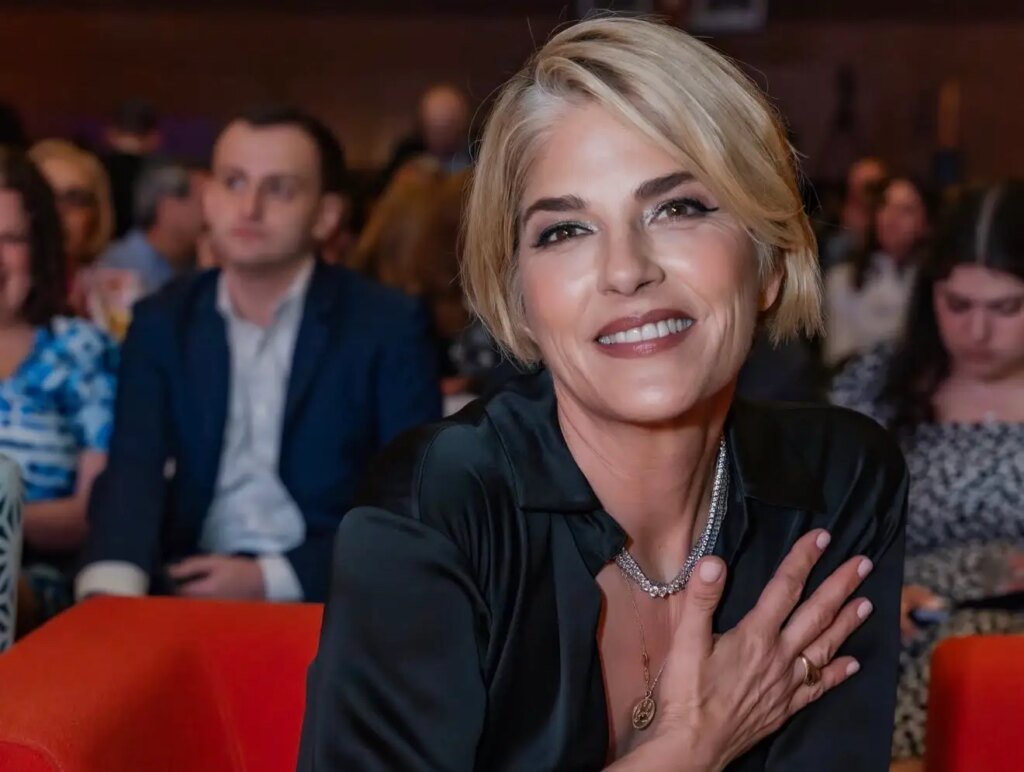 Atriz de 'Legalmente Loira' detida por agressão a comissárias