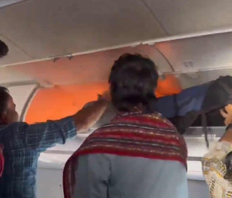 Carregador portátil causa incêndio e leva a pouso forçado em voo