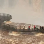 Cheia do Rio Iguaçu: Parque remove grades de passarela das Cataratas